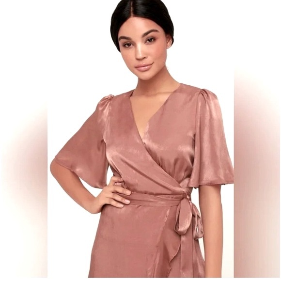 NWT Lulu's Large Wrapped Up in Love Satin Faux-Wrap Short Sleeve Midi Dress - Picture 10 of 15